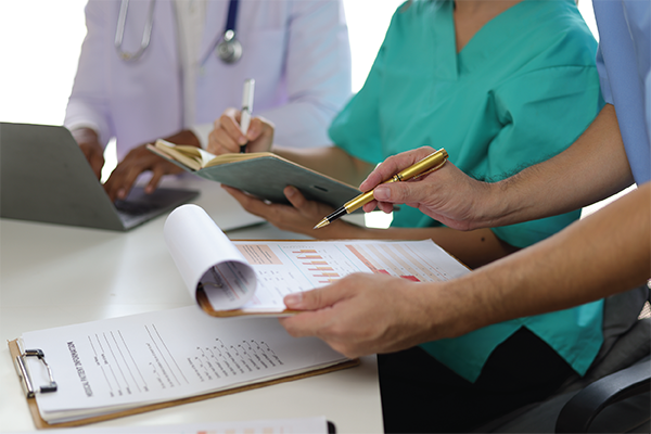 Blog Image External Clinical Peer Review Blog Post 600x400px
